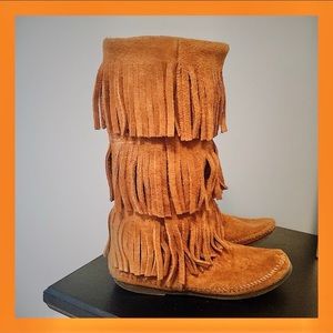 Minnetonka Triple Fringe Boho Boots Size 6